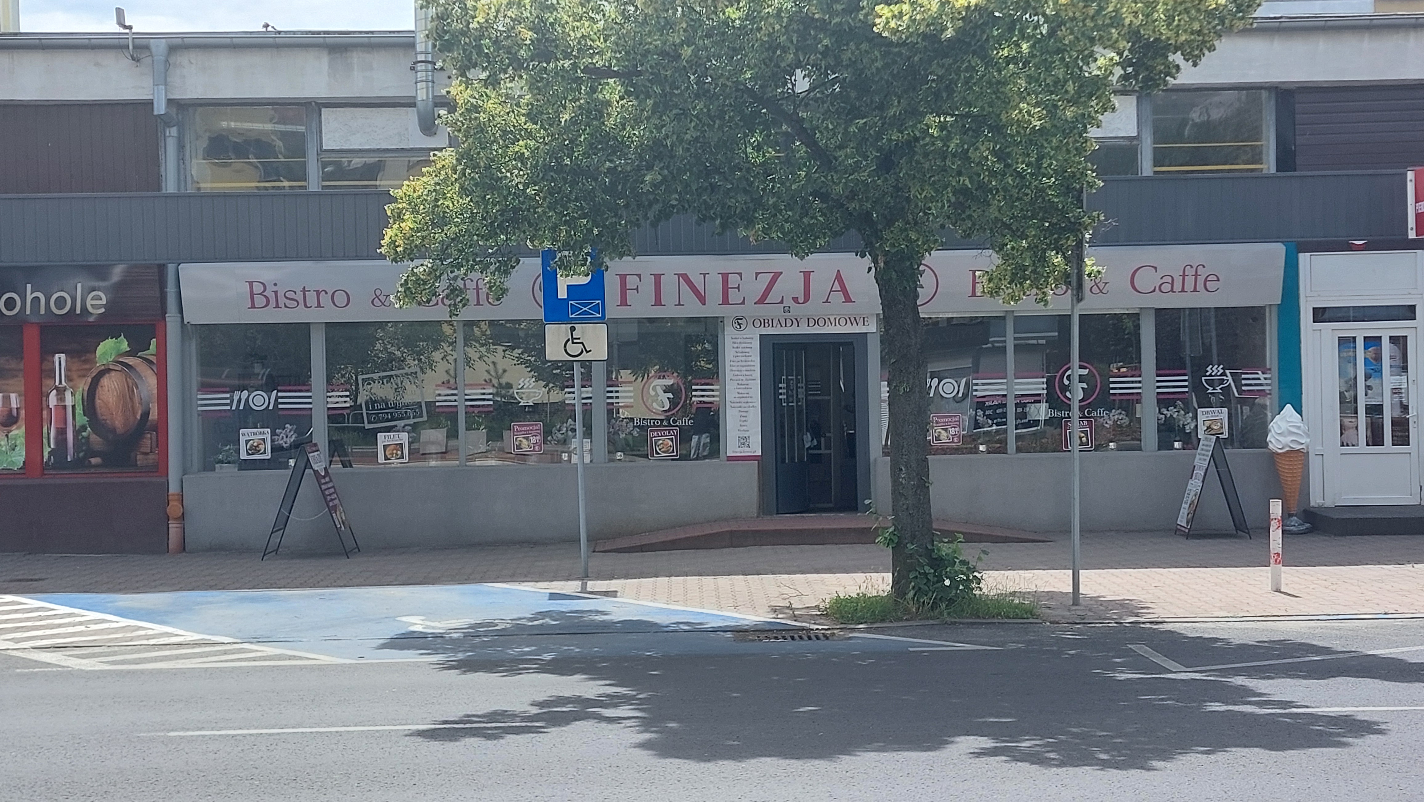 lokal na zewnątrz